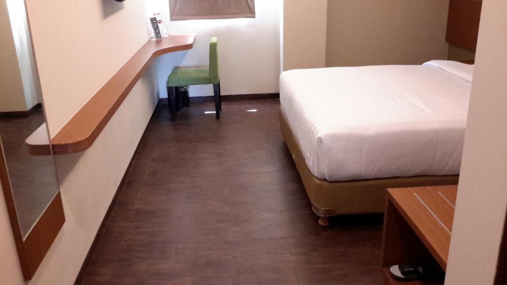 Biz Hotel City Center 암본 외부 사진