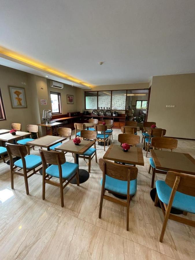 Biz Hotel City Center 암본 외부 사진