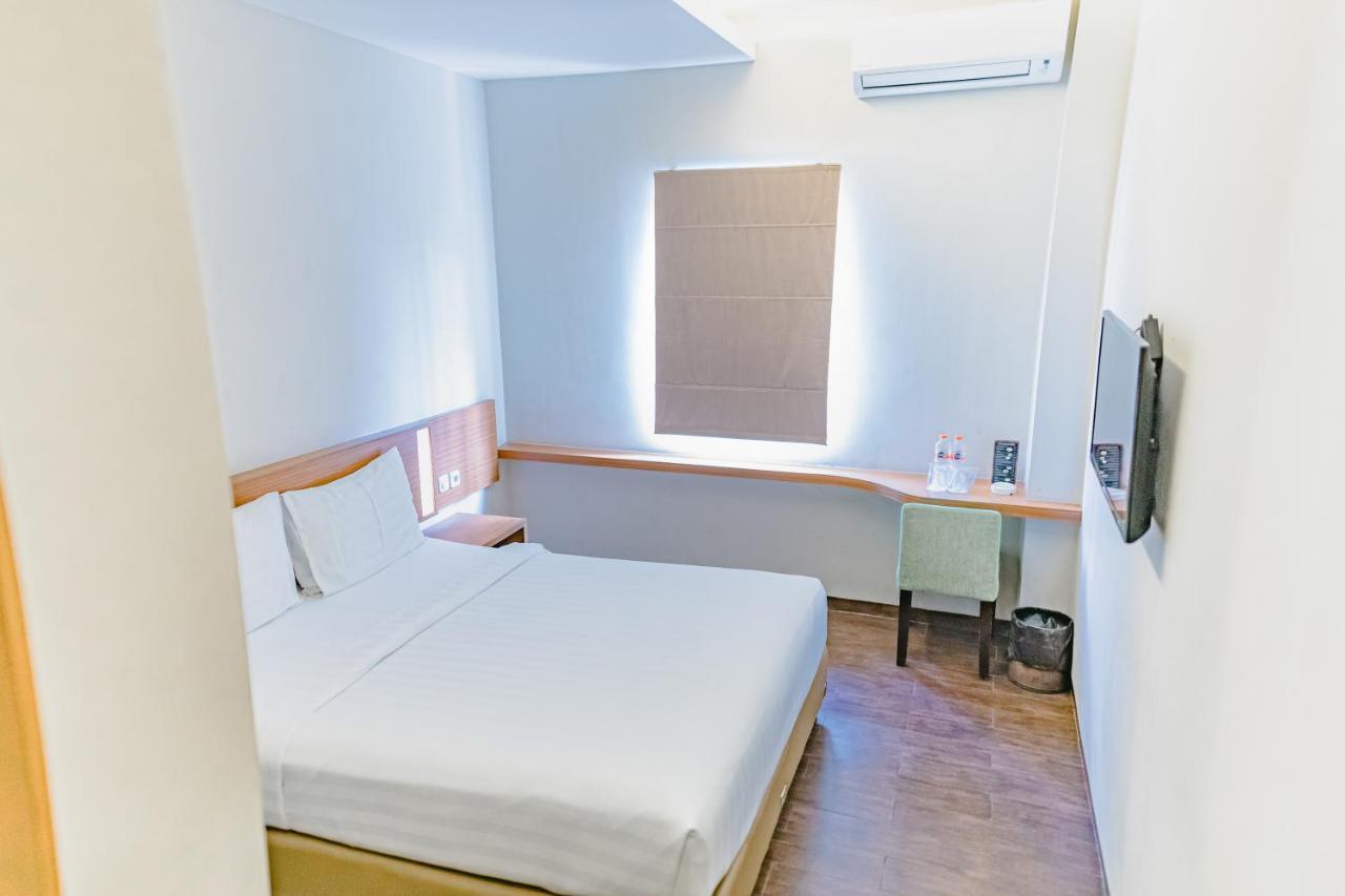 Biz Hotel City Center 암본 외부 사진