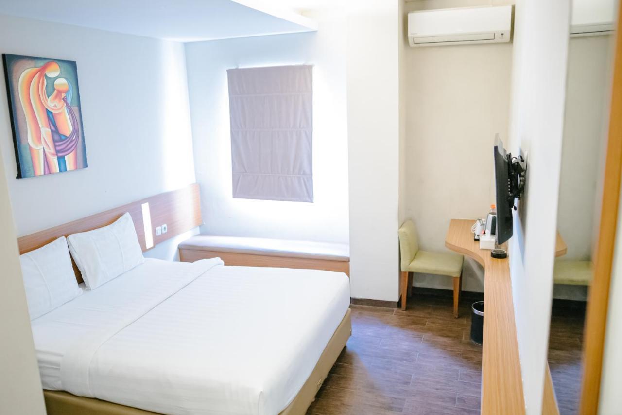 Biz Hotel City Center 암본 외부 사진