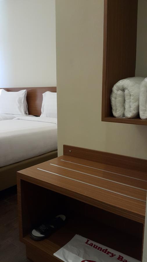 Biz Hotel City Center 암본 외부 사진