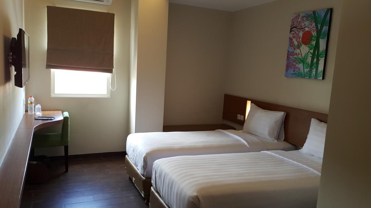 Biz Hotel City Center 암본 외부 사진