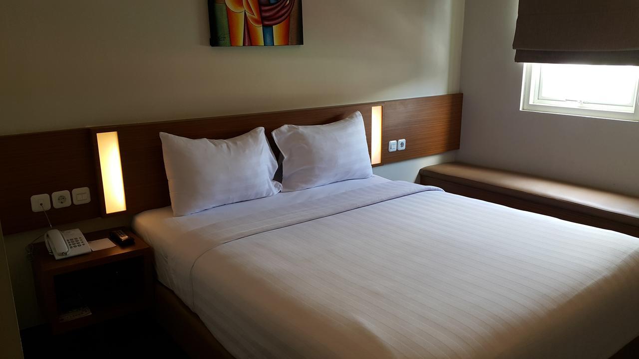 Biz Hotel City Center 암본 외부 사진