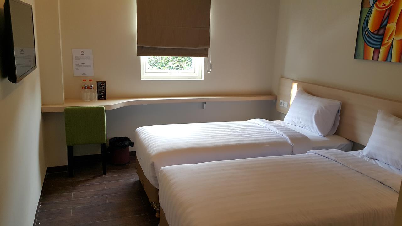 Biz Hotel City Center 암본 외부 사진