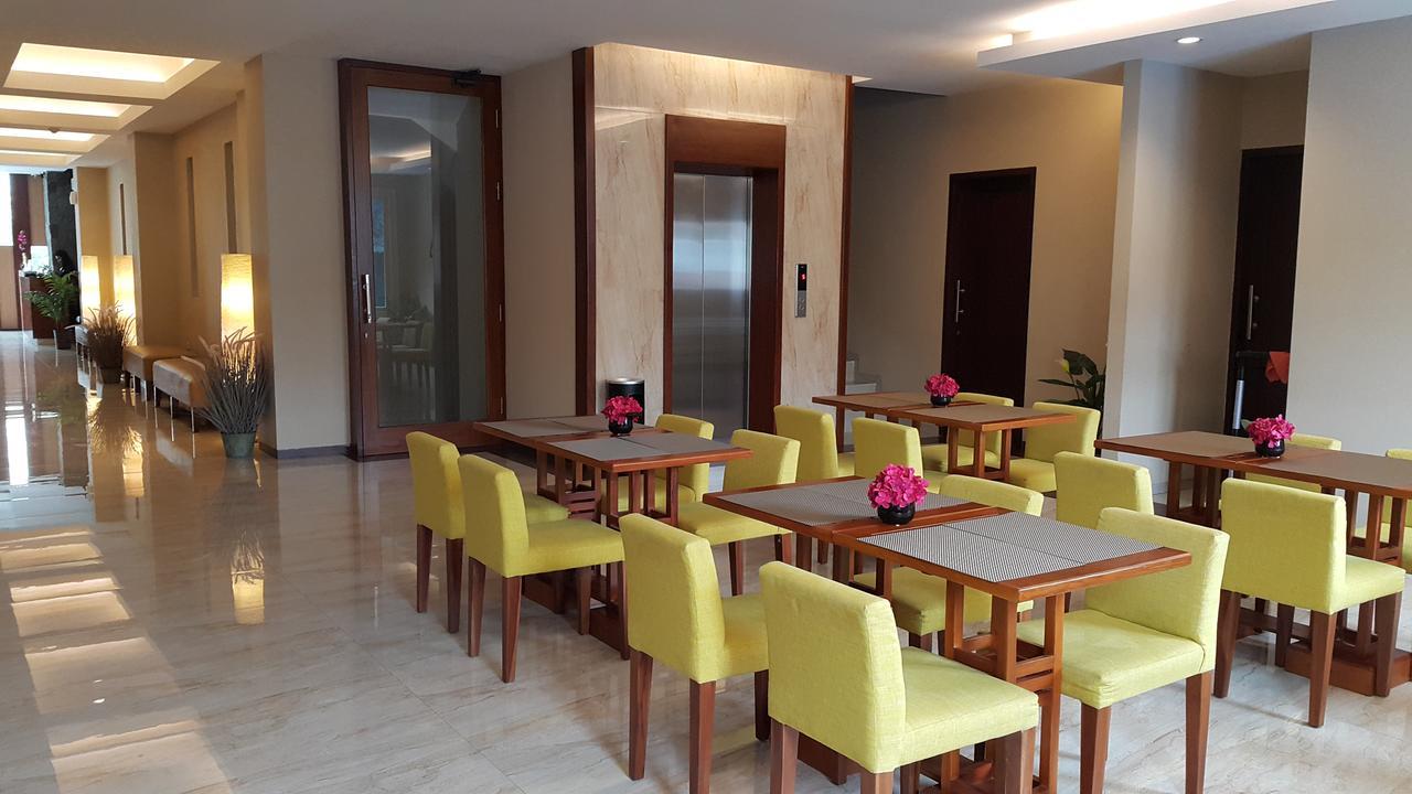Biz Hotel City Center 암본 외부 사진