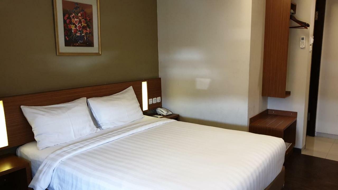 Biz Hotel City Center 암본 외부 사진
