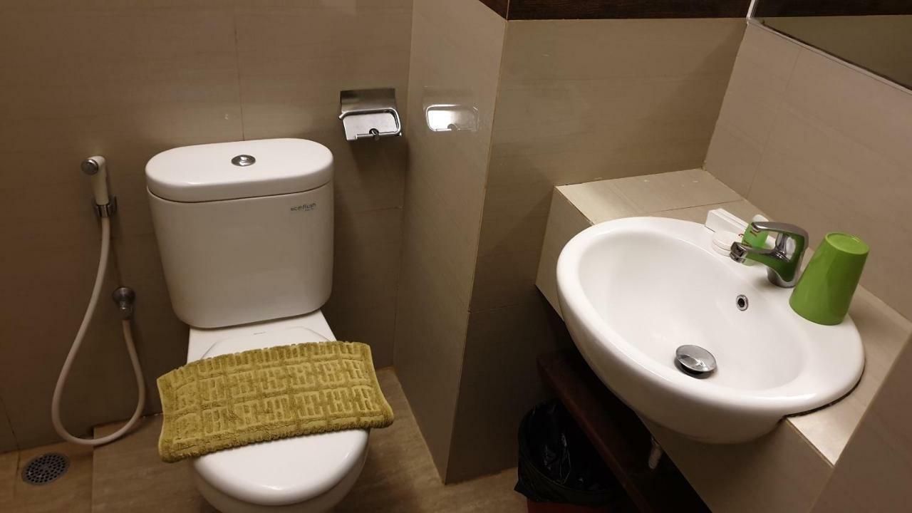 Biz Hotel City Center 암본 외부 사진